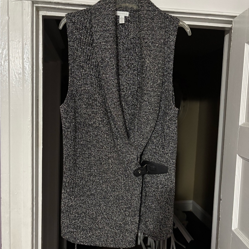 Gray Knit Sleeveless Vest